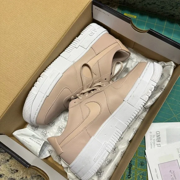 Nike Air Force 1 AF1 Pixel Particle Beige CK6649-200 Women's 9 - Picture 2 of 4
